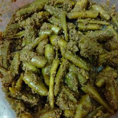 A picture of Green Chilli Pickle.