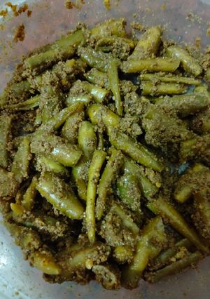 A picture of Green Chilli Pickle.