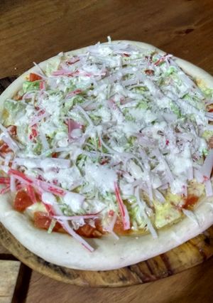 Una foto de Pizza de lechuga y kanikama