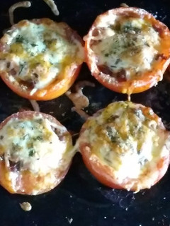 Una foto de Tomates rellenos ibéricos