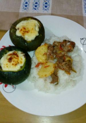 Una foto de Zapallito relleno de carne