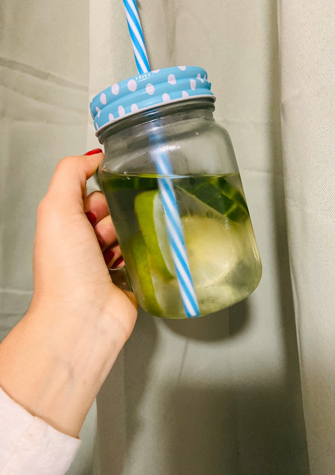 Una foto de Jugo de Pepino y limón.🥒 🍋