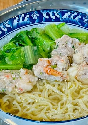 รูปของ บะหมี่ผักชิ้นสด (หมูสับกุ้งสับปั้นก้อน)