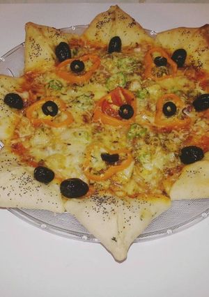 صورة لوصفة بيتزا على شكل نجمة
