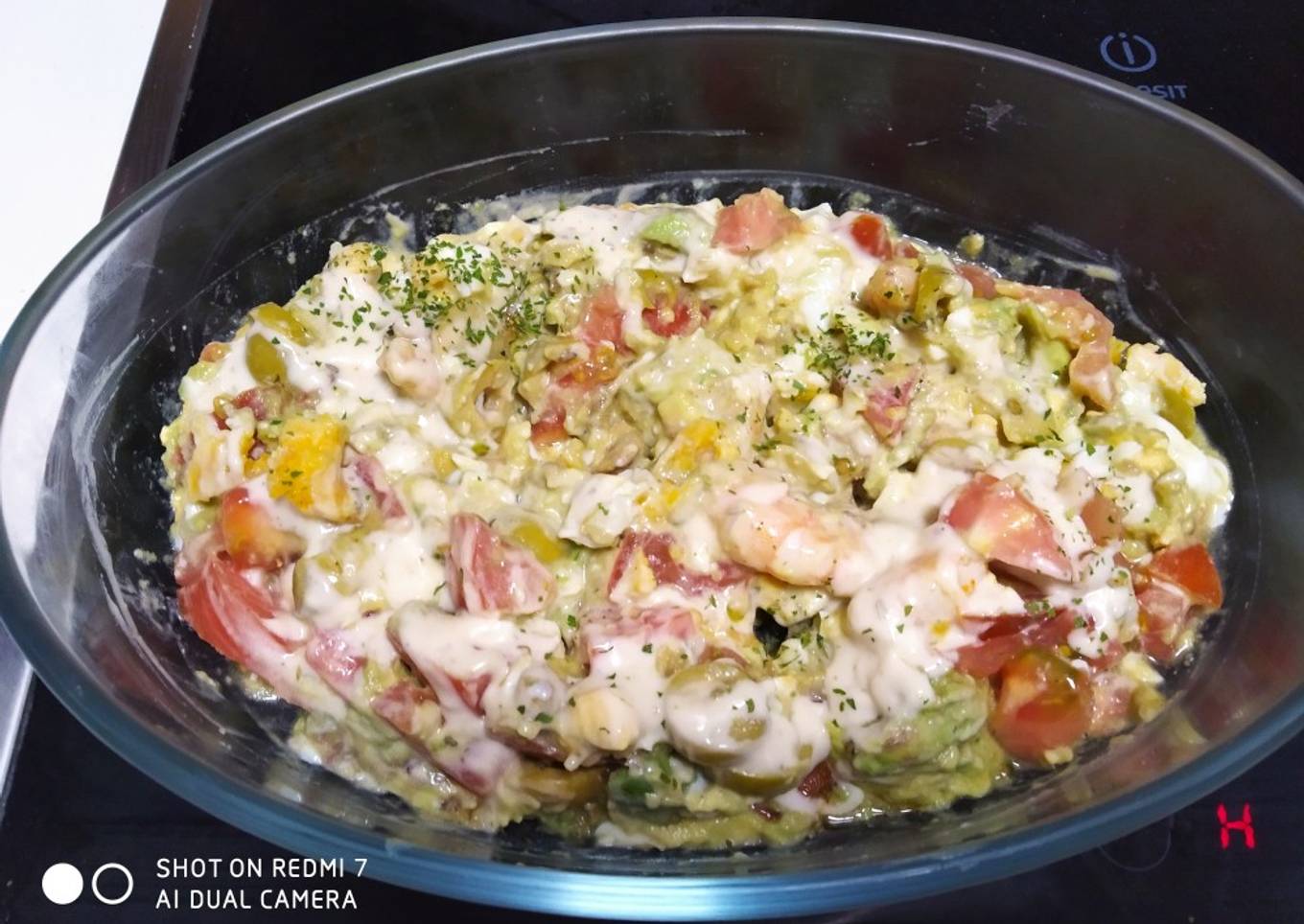 Ensalada de aguacate con langostinos馃構