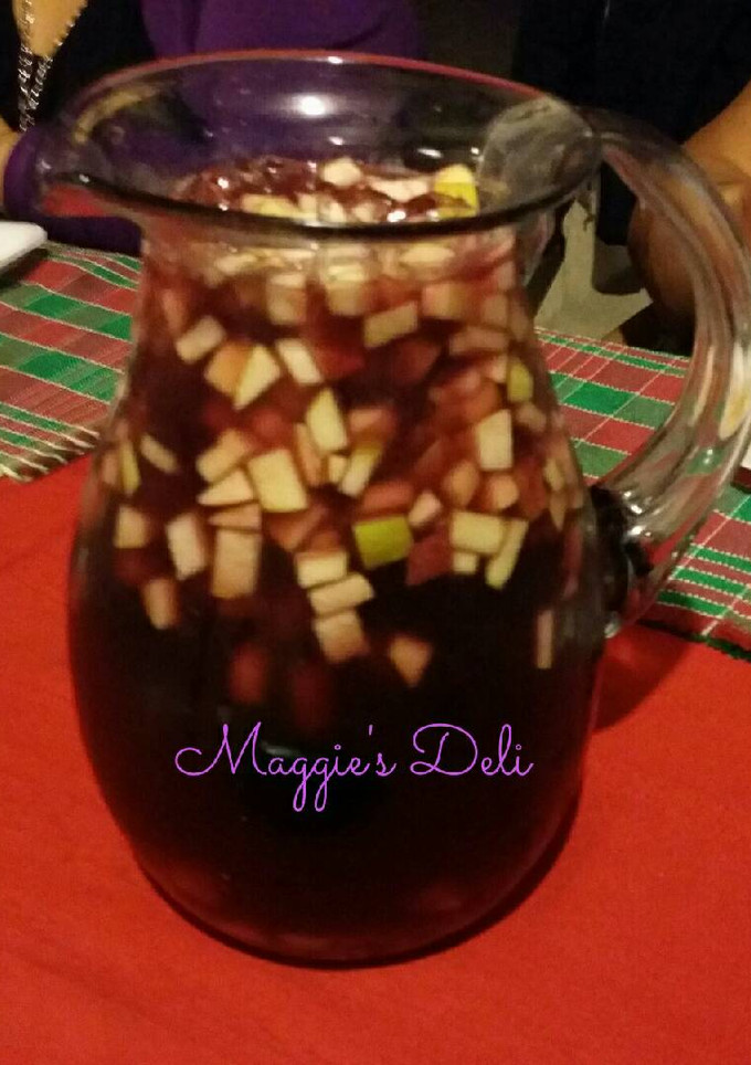 Una foto de Sangria con tinto y ron