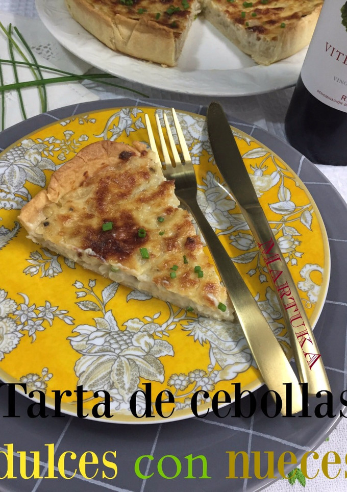 Una foto de Tarta de cebollas dulces y nueces (sin huevo)