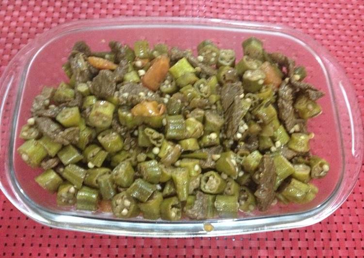 Refogado carne e quiabo - Tudogosreceitas