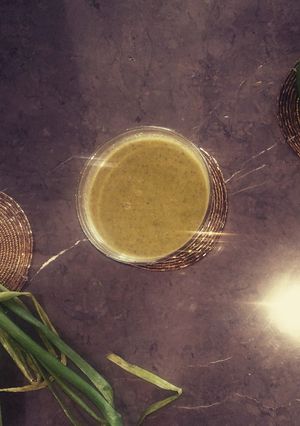 બ્રોકોલી વિથ મિક્સ વેજીટેબલ સૂપ (Broccoli mix veg soup Recipe in Gujarati) રેસીપી મુખ્ય ફોટો