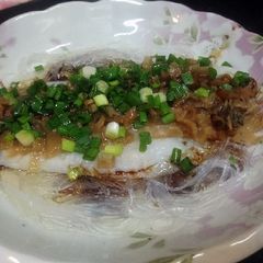 A picture of Steam fish and vermicelli.