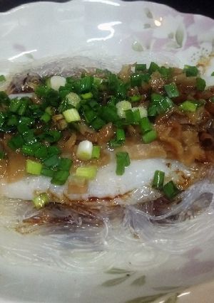 A picture of Steam fish and vermicelli.