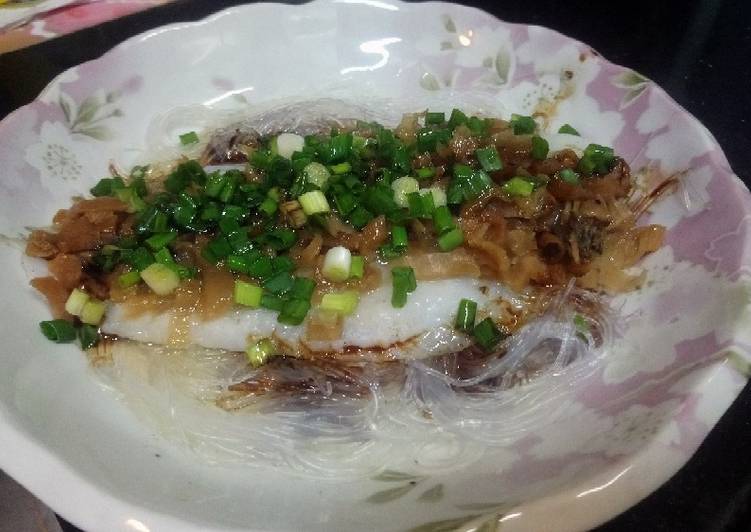Steam fish and vermicelli