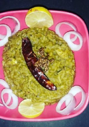 A picture of Green Masala Khichdi.
