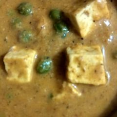A picture of Matar paneer.