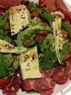 Una foto de Ensalada Mediterránea