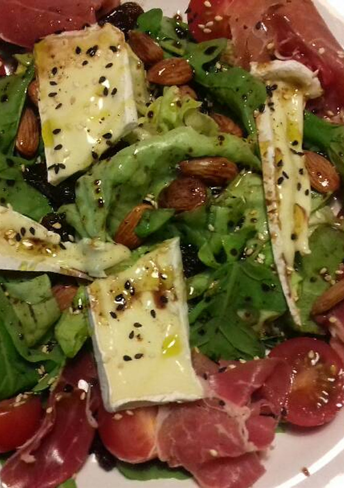 Una foto de Ensalada Mediterránea