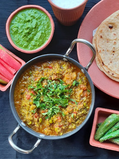 मटर निमोना (Matar nimona recipe in Hindi) रेसिपी मुख्य फोटो