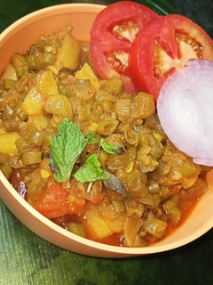 A picture of Beans and potato curry.