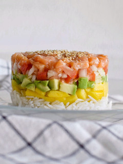 Una foto de Tartar de salmón y aguacate