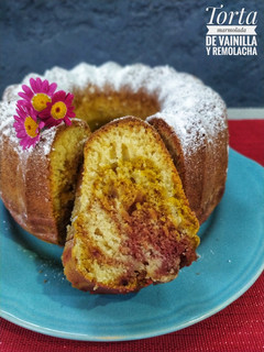 Una foto de Torta marmolada de vainilla y remolacha