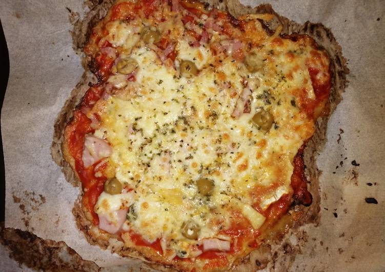 Pizza fit con base de pollo