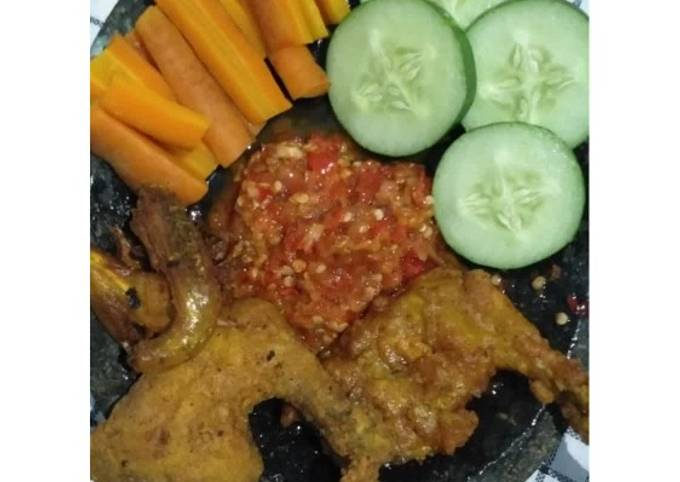 Ayam goreng, sambal korek wangi