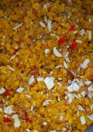 मीठी बूंदी(meethi bundi recipe in hindii) रेसिपी मुख्य फोटो