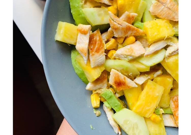 Ensalada tropical con pollo