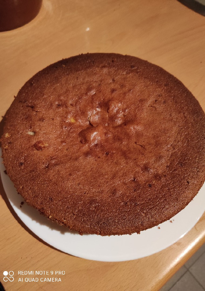 Una foto de Bizcocho esponjoso con harina de almendras (sin gluten) 🥧