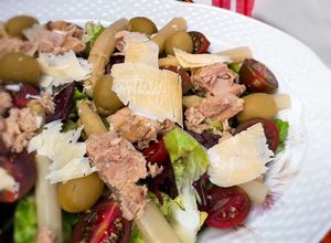 Una foto de Ensalada mediterránea