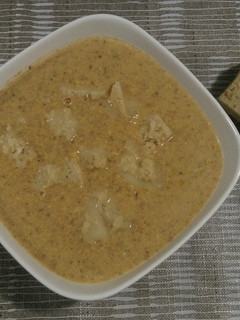 Una foto de Crema de calabaza, champiñones y queso