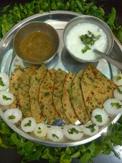 मूली के पत्तों के पराठे (Mooli ke patto ke parathe recipe in hindi) रेसिपी मुख्य फोटो