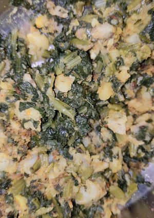 मूली के पत्तों की भुर्जी (mooli ke patto ki bhurji recipe in Hindi) रेसिपी मुख्य फोटो
