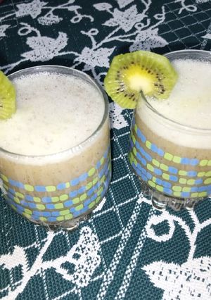 A picture of Kiwi Lemonade.