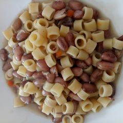 A picture of Pasta fagioli.