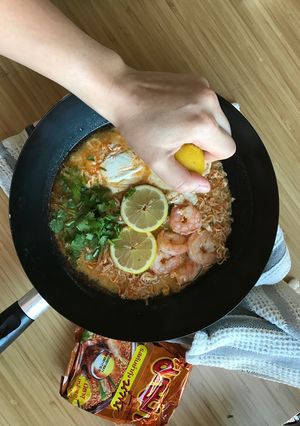 รูปของ มาม่าต้มยำกุ้ง ขลุกขลิก เข้มข้นนนน ถึงทรวง