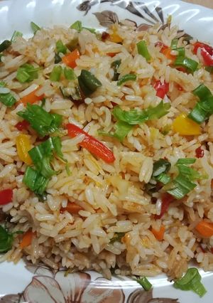 चाईनीज वेज फ्राइड राइस (Chinese veg Fried Rice recipe in Hindi) रेसिपी मुख्य फोटो