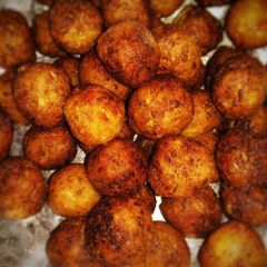 A picture of Cabbage carrot vada.