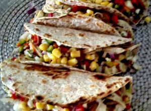 Una foto de Quesadillas de Pollo con -Pico de Gallo-