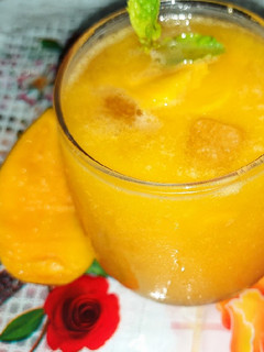 A picture of Mango Lemonade.