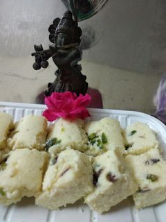 मखमली कलाकन्द (Makhmali kalakand recipe in hindi) रेसिपी मुख्य फोटो