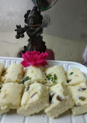 मखमली कलाकन्द (Makhmali kalakand recipe in hindi) रेसिपी मुख्य फोटो