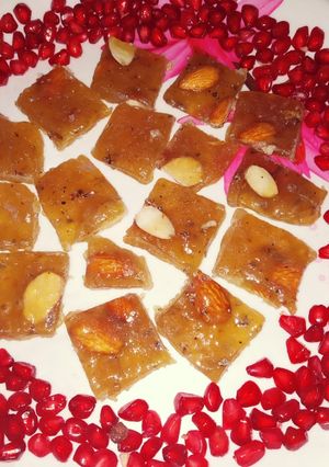 पिकलेल्या केळीची वडी (pikalya kelichi vadi recipe in marathi) रेसिपी चे मुख्य फोटो 