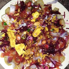 A picture of Delhi style aalu chaat.