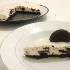 A picture of No-Bake Oreo Cheesecake.