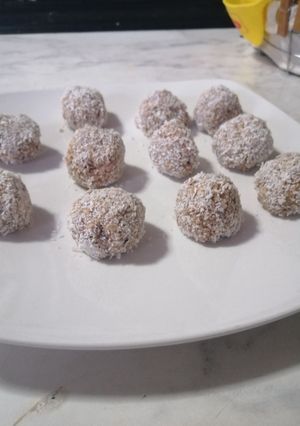 Una foto de Cocadas de avena y chocolate dulce