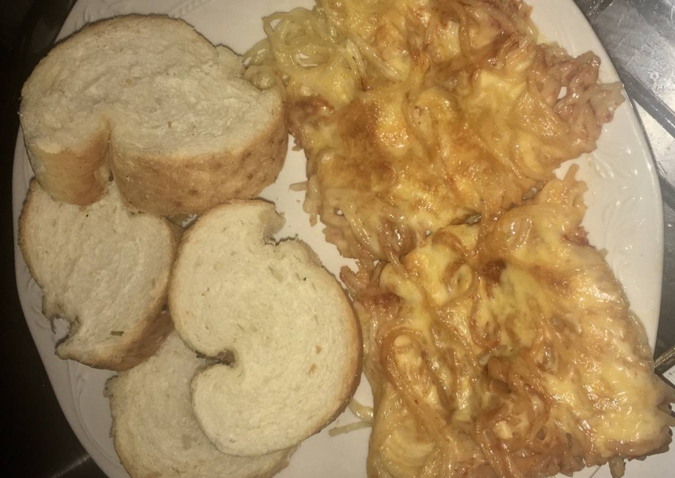 Spaghetti pizza