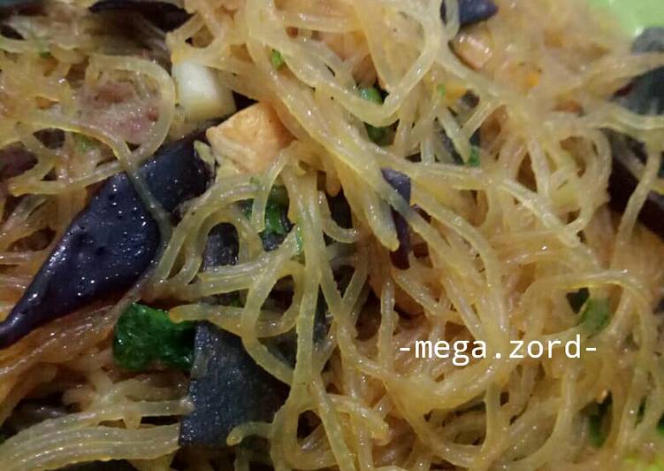 Cara Gampang Menyiapkan Bihun Goreng Ayam Jamur yang sempurna