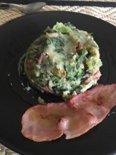 Una foto de Col con patatas y bacon (Trinxat de verduras 🥒)