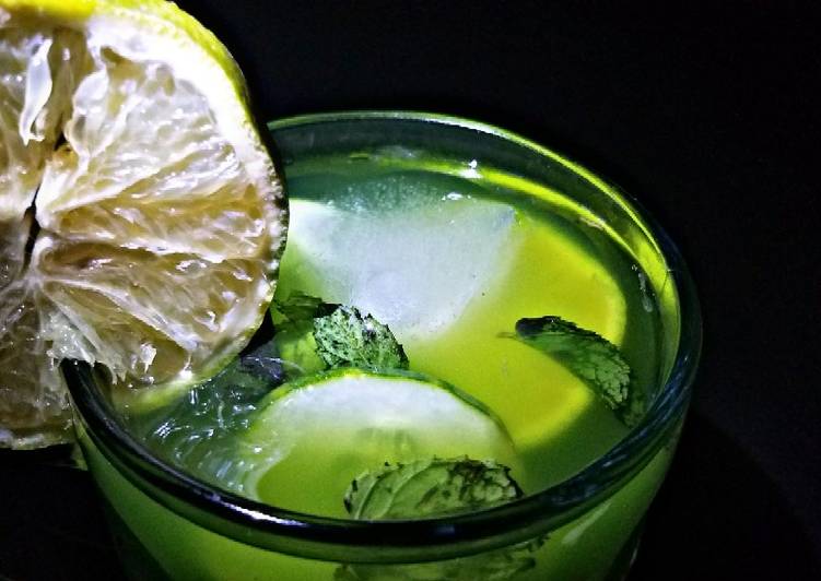 Recipe of Super Quick Homemade Mints and cucumber lemonade